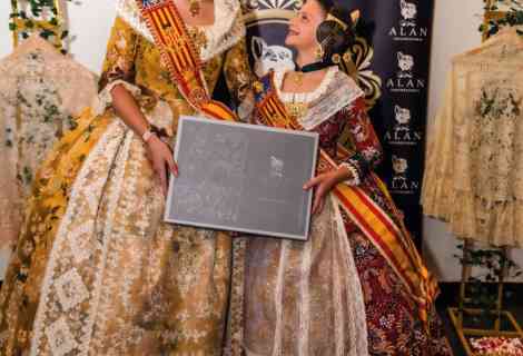 Alan Indumentaria hizo entrega de las mantillas oficiales a las Falleras Mayores de Valencia y sus Cortes de Honor