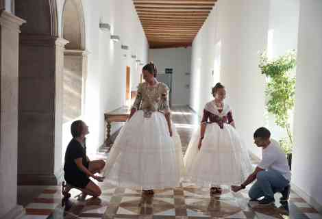 Distinción y elegancia en los cancanes y enaguas de Margarita Vercher