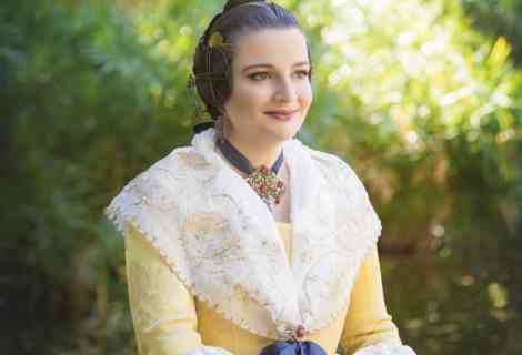 Indumentaria Valenciana Elena viste las ilusiones falleras de Celia Quevedo