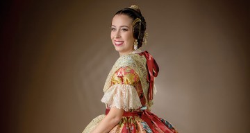 Carolina Planells, un reinado junto a Indumentaria Valenciana Elena
