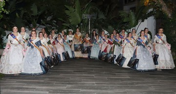 Alan Indumentaria hace entrega de las mantillas oficiales a las Falleras Mayores de Valencia y sus Cortes de Honor Alan Indumentaria hace entrega de las mantillas oficiales a las Falleras Mayores de Valencia y sus Cortes de Honor