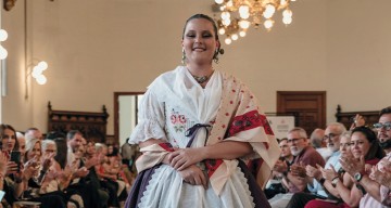 Eugenia Puertes presentó su colección «Faena y Fiesta»