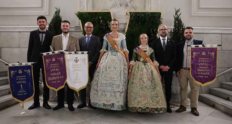 El hemiciclo municipal acogió la Gala del Artista Fallero